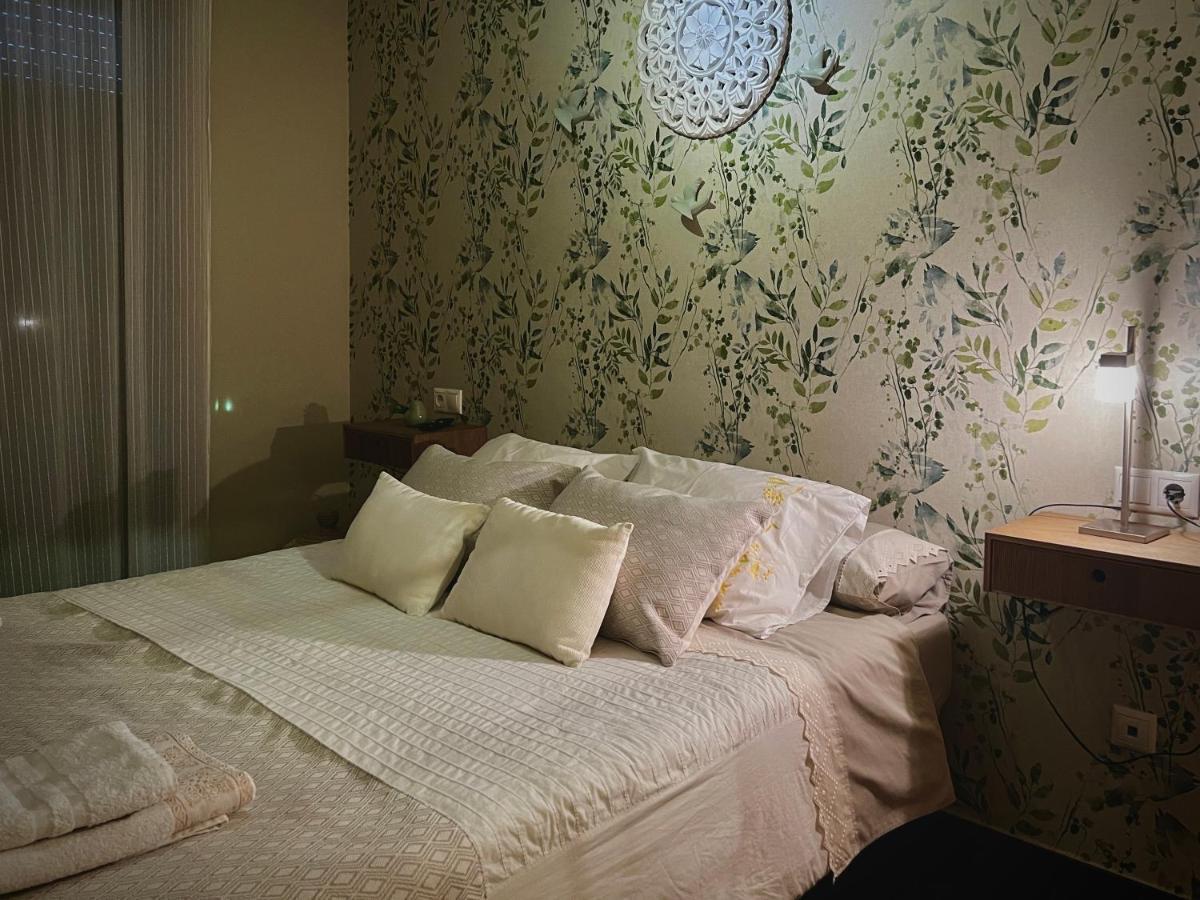 Giralda 2 Apartment ปอนเตอเรอัส ภายนอก รูปภาพ